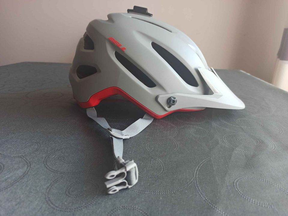 kask1.jpg.881268352121cd2dd692ac487a0af249.jpg